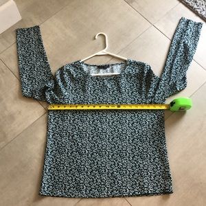 💚 SHEIN Pullover Top Floral Green White 🍀 Sz M